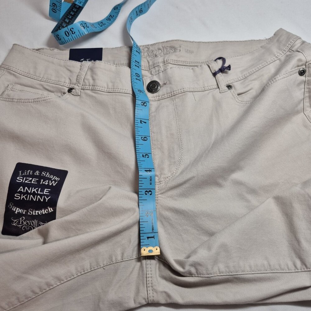 REVOLI Jeans Size 14W Tan Mid Rise Medium Wash Lift Shape Crop Beige (61) - Picture 11 of 11